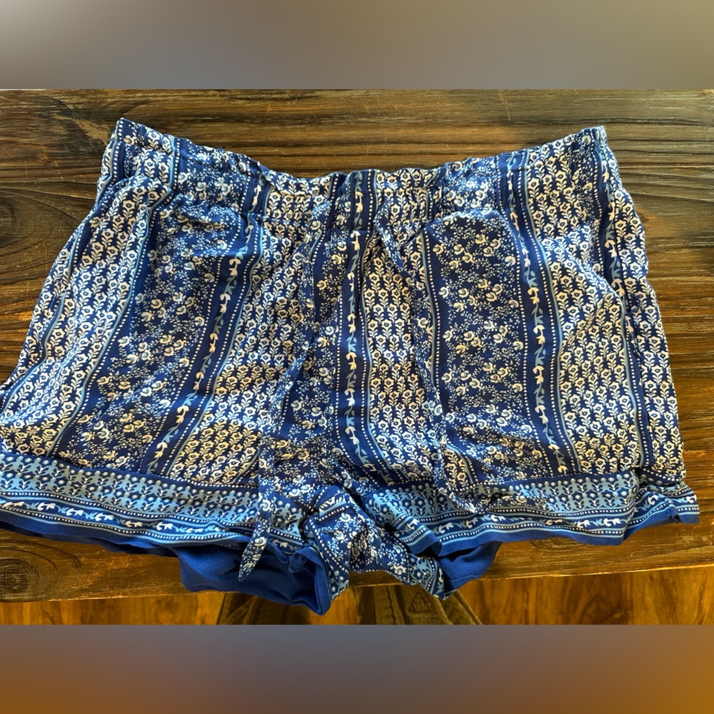 LOFT Blue Toile Paisley Shorts